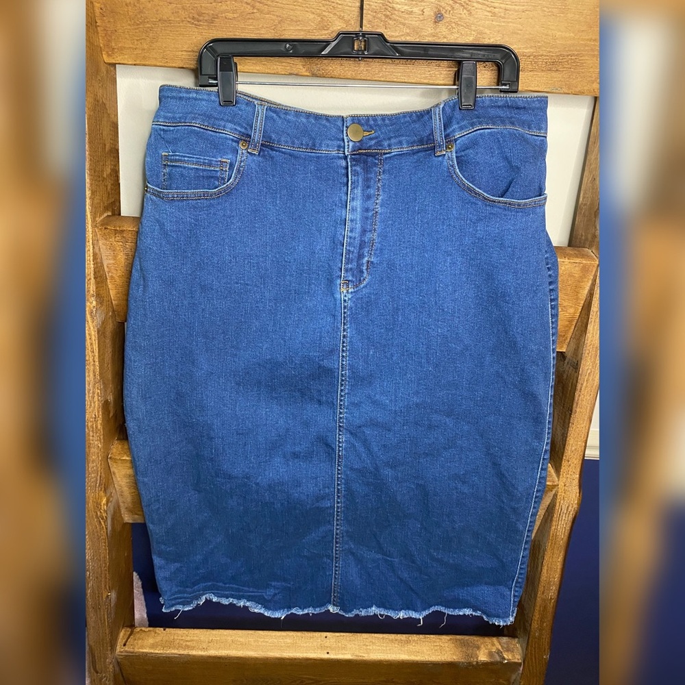 Forever 21 Denim Pencil Skirt